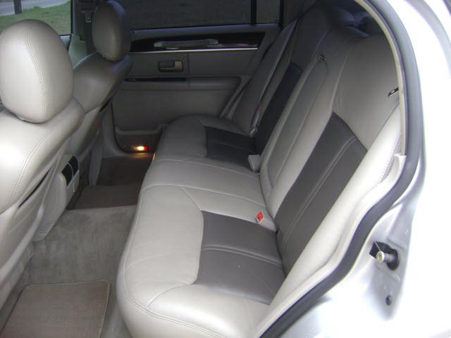 Lincoln Town Car 2004 photo 3