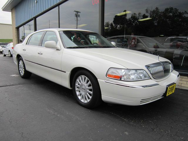 Lincoln Town Car 2004 photo 8