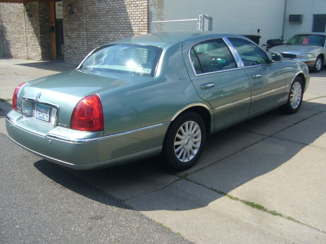 Lincoln Town Car 2004 photo 1