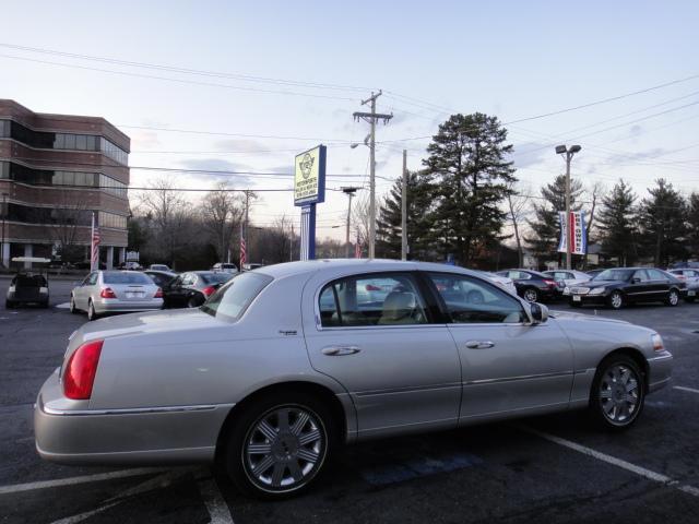 Lincoln Town Car 2005 photo 4