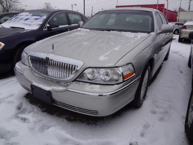 Lincoln Town Car 2005 photo 2