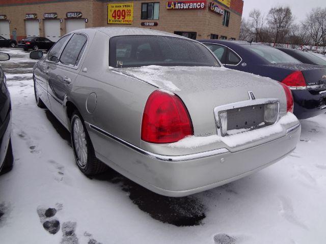 Lincoln Town Car 2005 photo 3