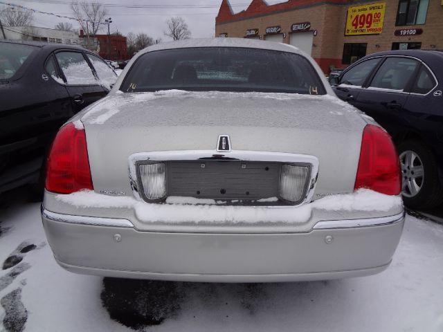 Lincoln Town Car 2005 photo 4