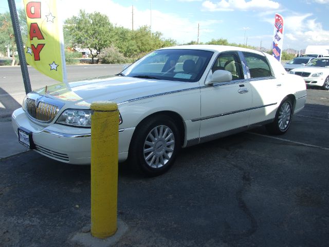 Lincoln Town Car 2005 photo 3