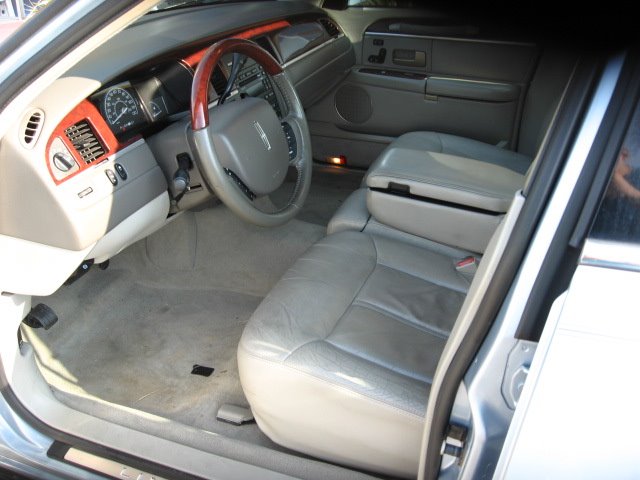 Lincoln Town Car 2005 photo 4