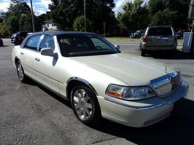 Lincoln Town Car 2005 photo 1