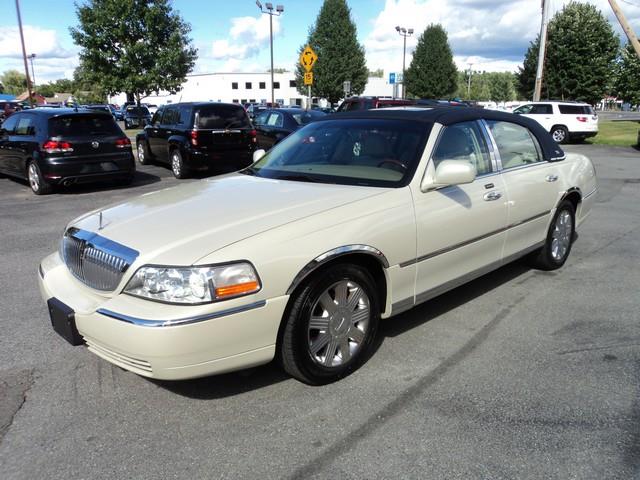 Lincoln Town Car 2005 photo 4