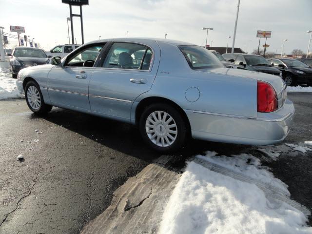 Lincoln Town Car 2005 photo 1