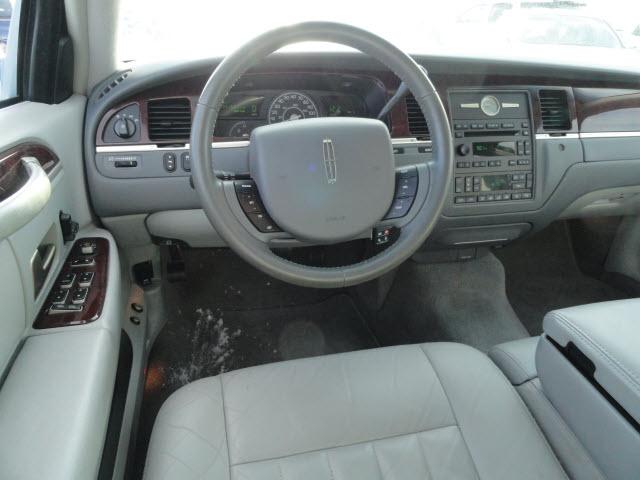 Lincoln Town Car 2005 photo 3