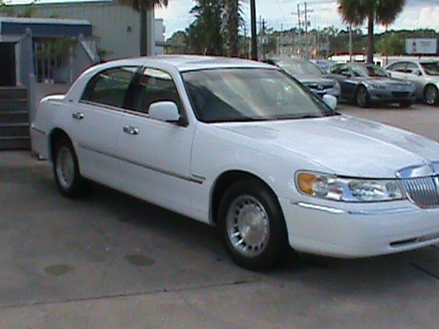 Lincoln Town Car 2005 photo 3