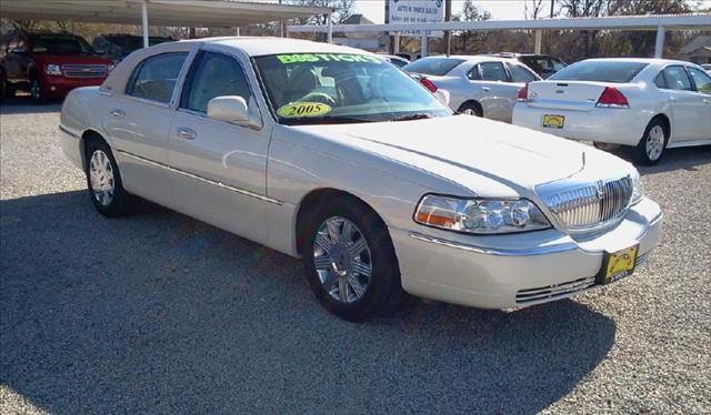 Lincoln Town Car 2005 photo 2