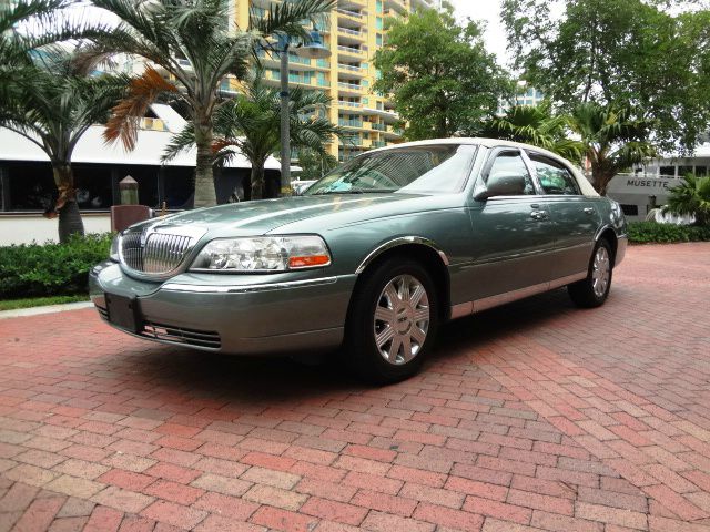 Lincoln Town Car 2005 photo 4