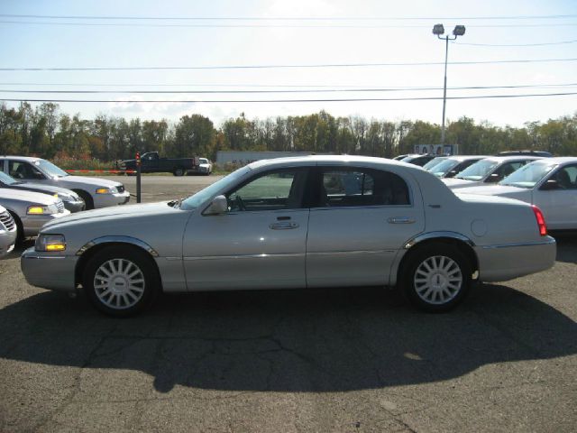 Lincoln Town Car 2005 photo 3