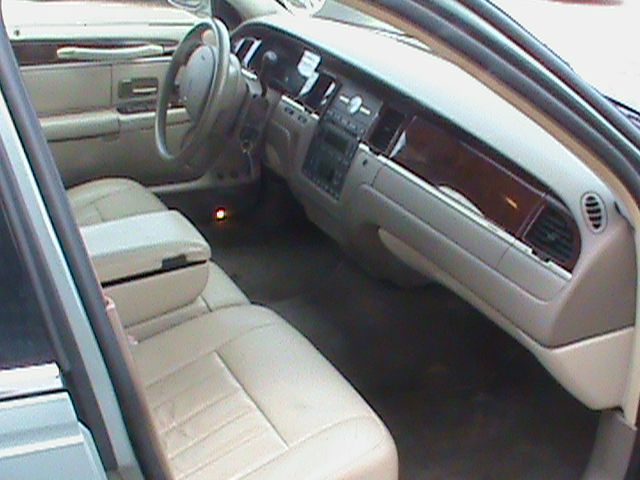 Lincoln Town Car 2005 photo 6