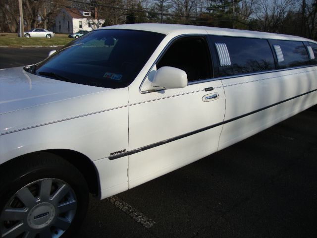 Lincoln Town Car 2005 photo 3