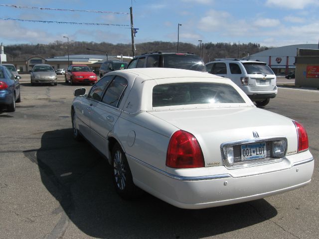 Lincoln Town Car 2005 photo 3