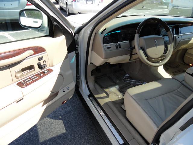 Lincoln Town Car 2006 photo 5