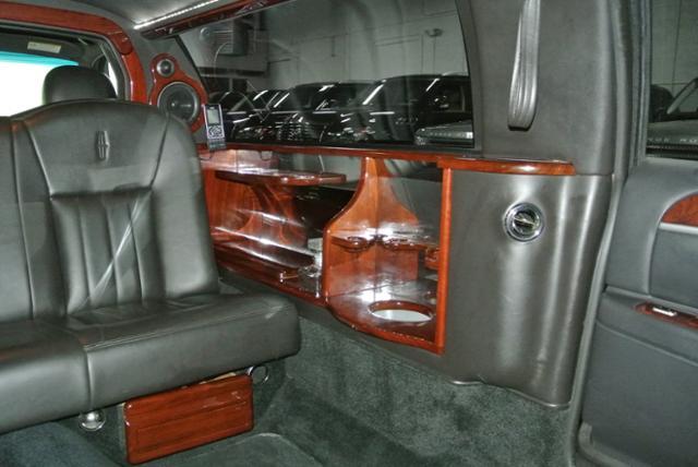 Lincoln Town Car 2006 photo 24