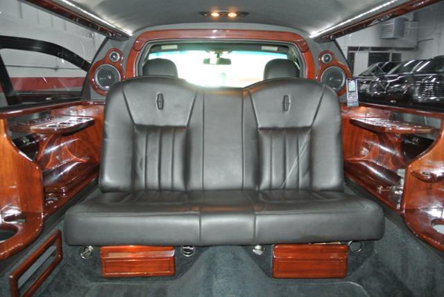 Lincoln Town Car 2006 photo 9