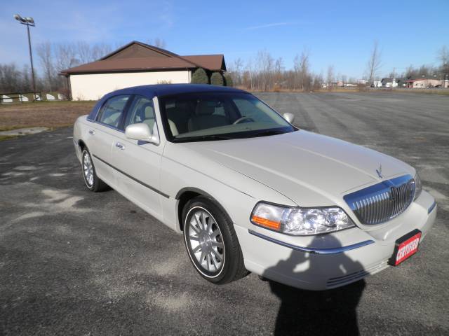 Lincoln Town Car 2006 photo 2