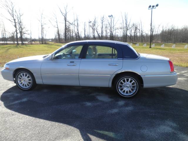 Lincoln Town Car 2006 photo 3