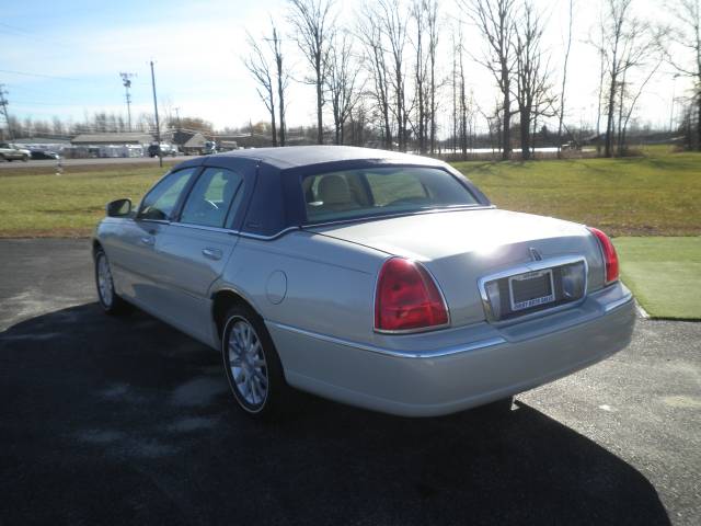 Lincoln Town Car 2006 photo 4