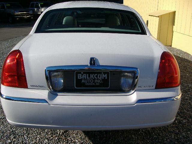 Lincoln Town Car 2006 photo 3