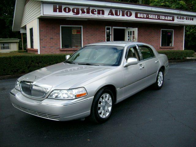 Lincoln Town Car DOWN 4.9 WAC Sedan