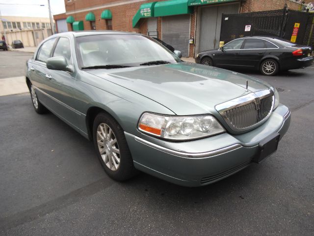 Lincoln Town Car 2006 photo 3