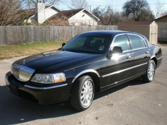 Lincoln Town Car 2006 photo 2