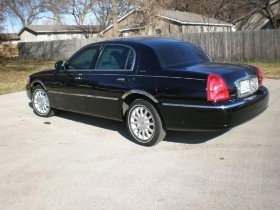 Lincoln Town Car 2006 photo 3