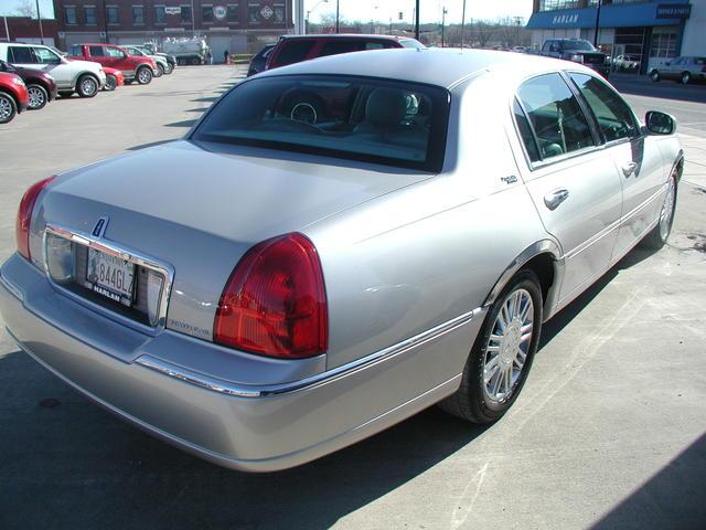 Lincoln Town Car 2006 photo 3