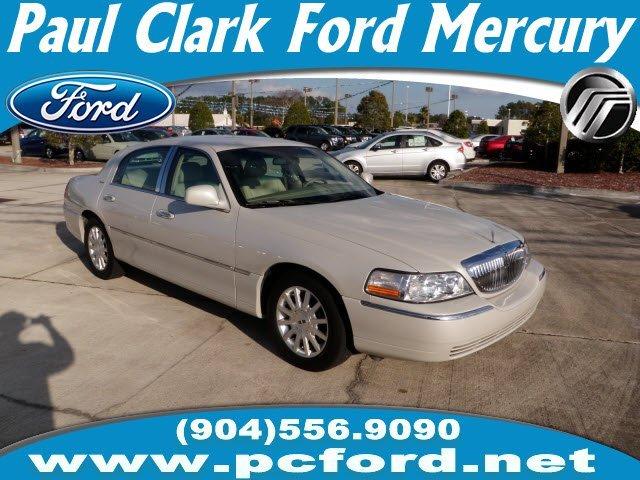 Lincoln Town Car DOWN 4.9 WAC Sedan