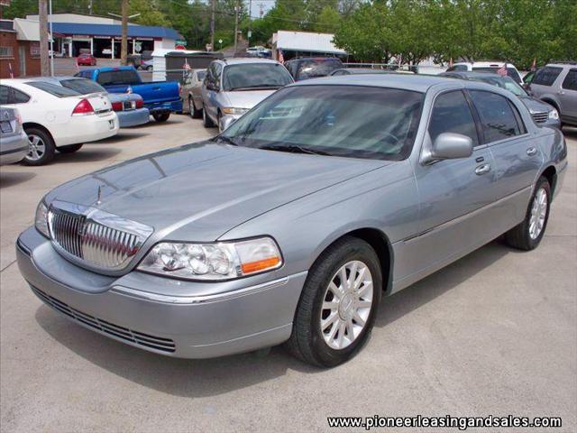 Lincoln Town Car 2006 photo 1