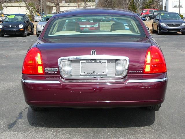 Lincoln Town Car 2006 photo 3