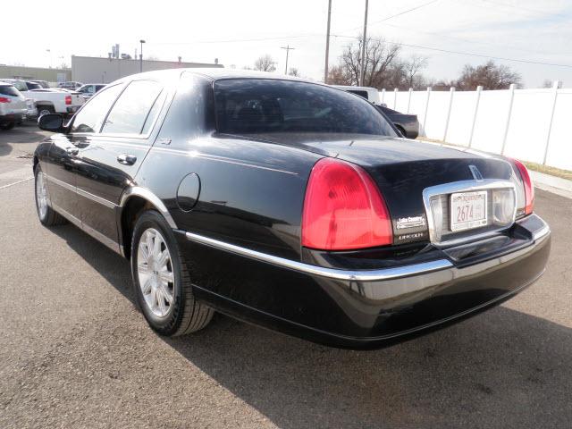 Lincoln Town Car 2006 photo 3