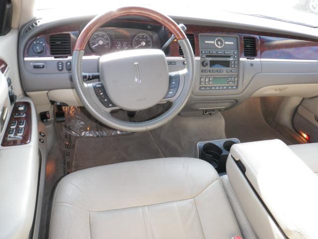 Lincoln Town Car 2006 photo 5