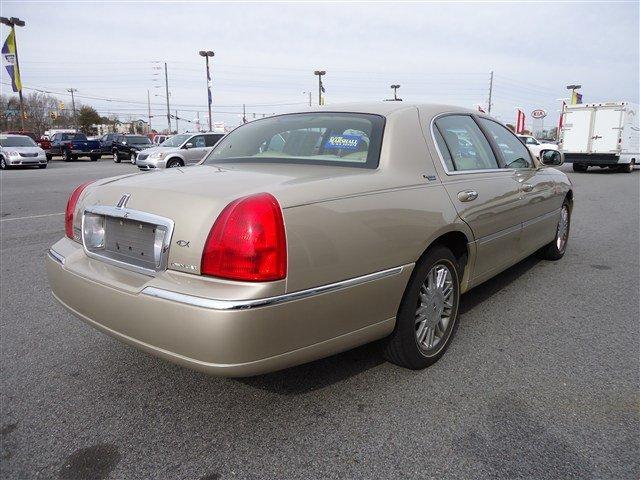 Lincoln Town Car 2006 photo 3