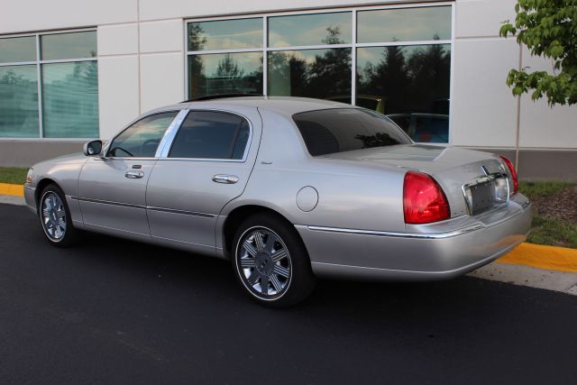 Lincoln Town Car 2006 photo 23