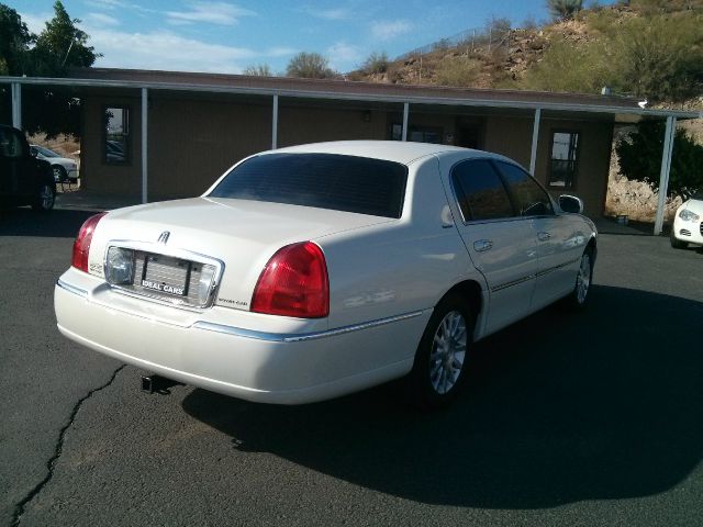 Lincoln Town Car 2006 photo 1