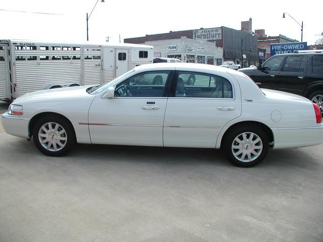 Lincoln Town Car 2006 photo 1