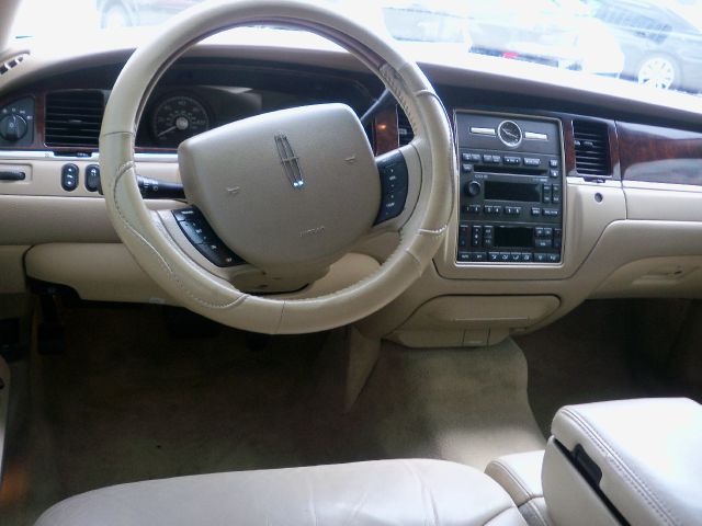 Lincoln Town Car 2006 photo 3