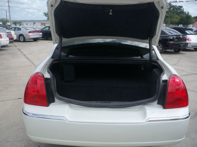 Lincoln Town Car 2006 photo 6