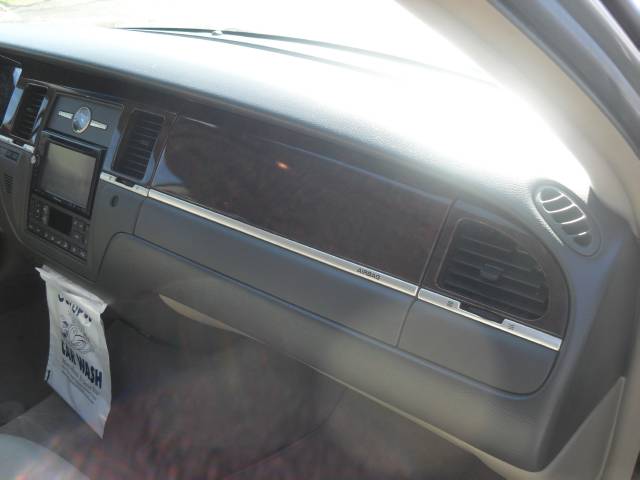 Lincoln Town Car 2006 photo 4