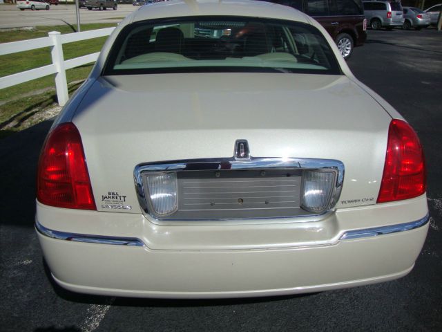 Lincoln Town Car 2006 photo 1