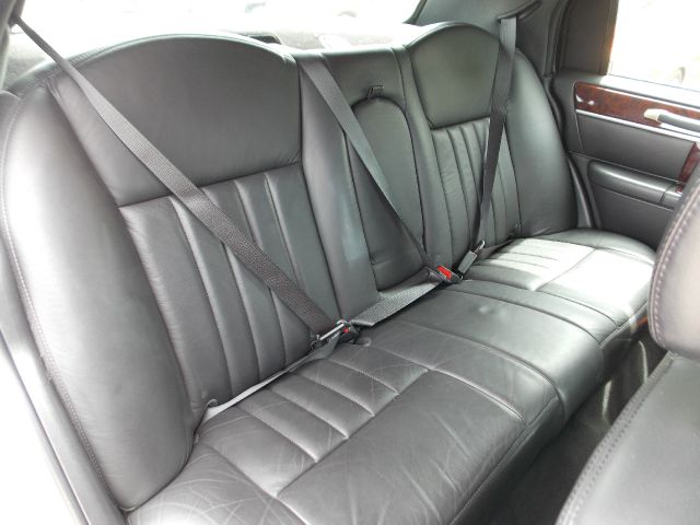 Lincoln Town Car 2006 photo 12