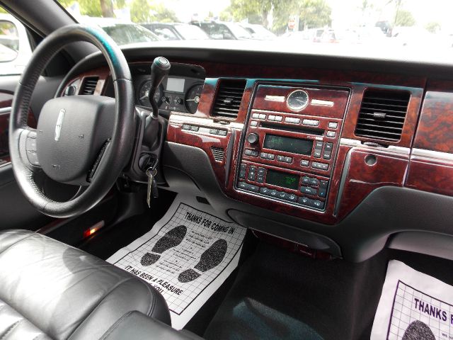 Lincoln Town Car 2006 photo 21