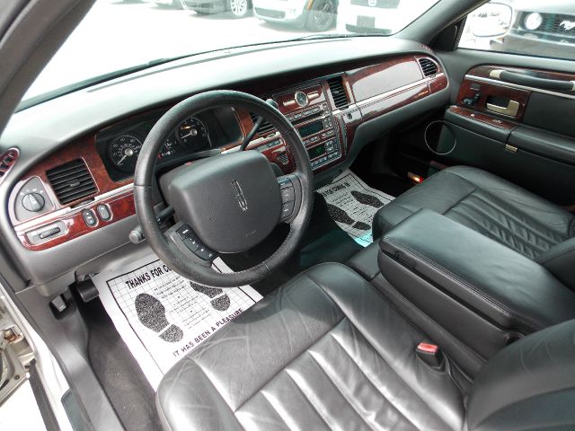 Lincoln Town Car 2006 photo 36