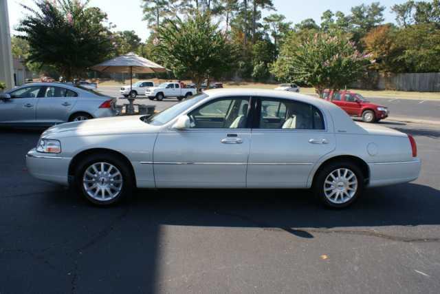 Lincoln Town Car 2006 photo 1