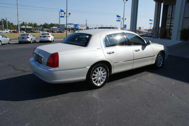 Lincoln Town Car 2006 photo 4